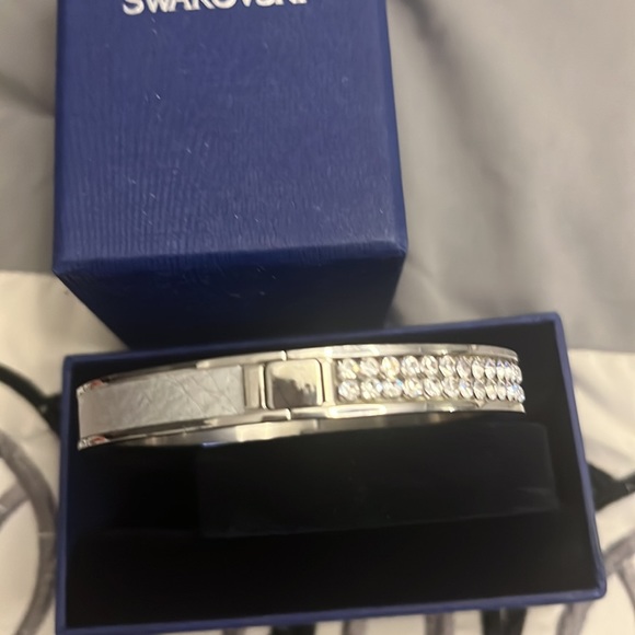 NWOT SWAROVSKI INTERVALE SILVER BANGLE 🔥🔥 - Picture 9 of 11